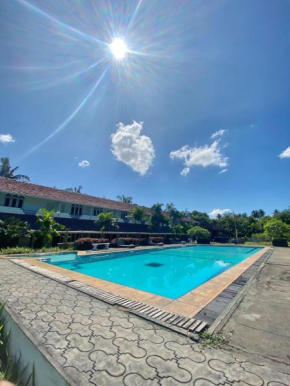 Green Island Hotel Waikkal